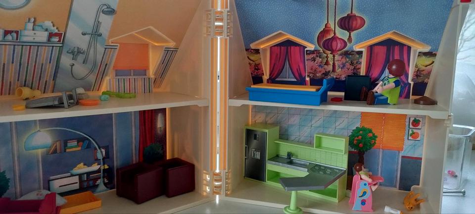 Playmobil Puppenhaus zum mitnehmen Spielzeug Familie in Hildesheim