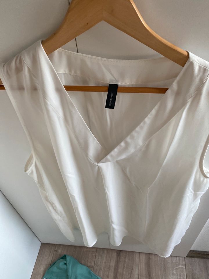 Monari Jeans Gr. 44, weiße Bluse Gr. 44, 46, XL, Made in Italy in Nauheim