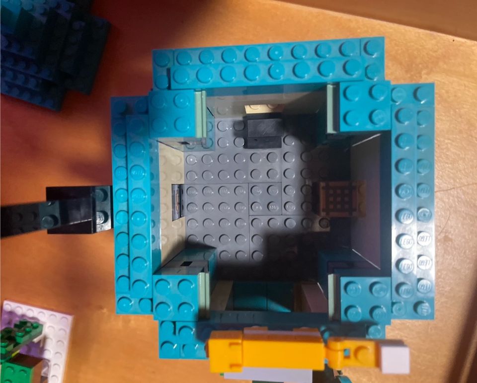 Lego Minecraft Der Himmelsturm 21173 in Oldenburg