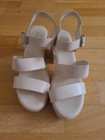Helle Sandalen mit Absatz Schleswig-Holstein - Kiel Vorschau