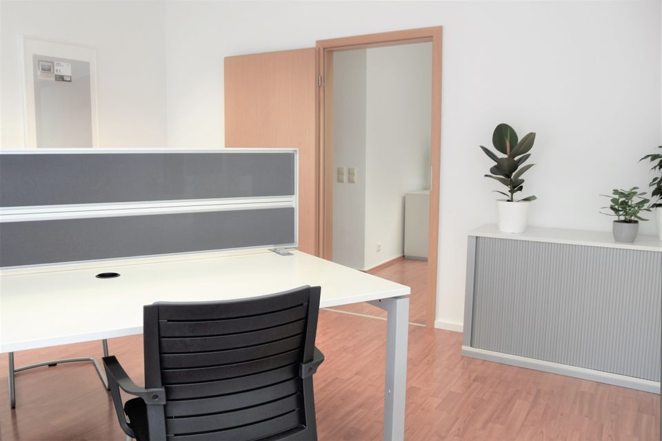 Steelcase Schreibtisch - höhenverstellbar, weiß, 180x90 cm, TOP! in Marbach am Neckar