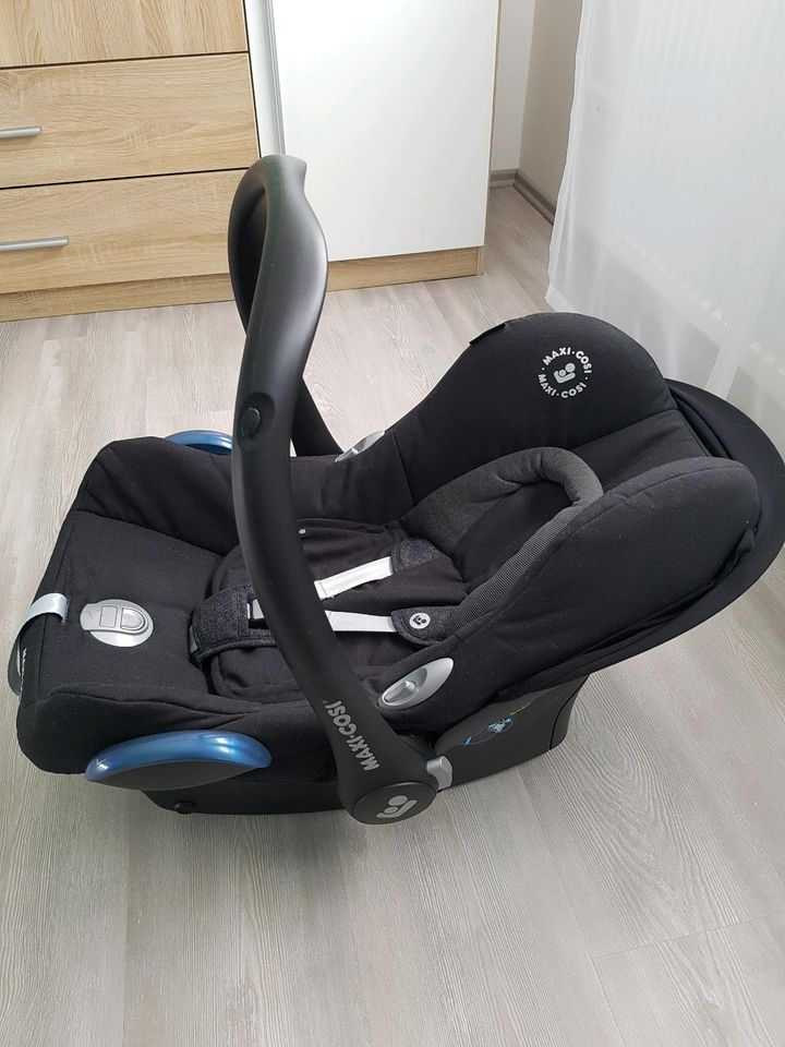 Babyschale Maxi Cosi Cabrio Fix in Münsingen