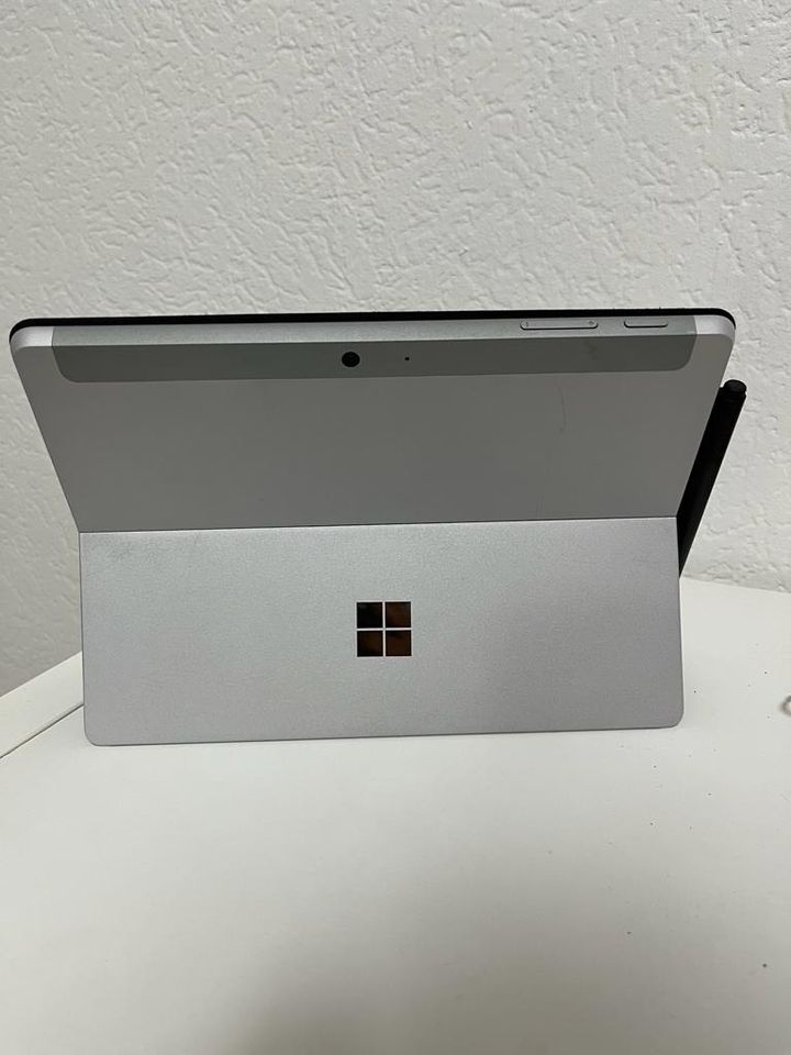 Microsoft Surface Go 2 in Willich