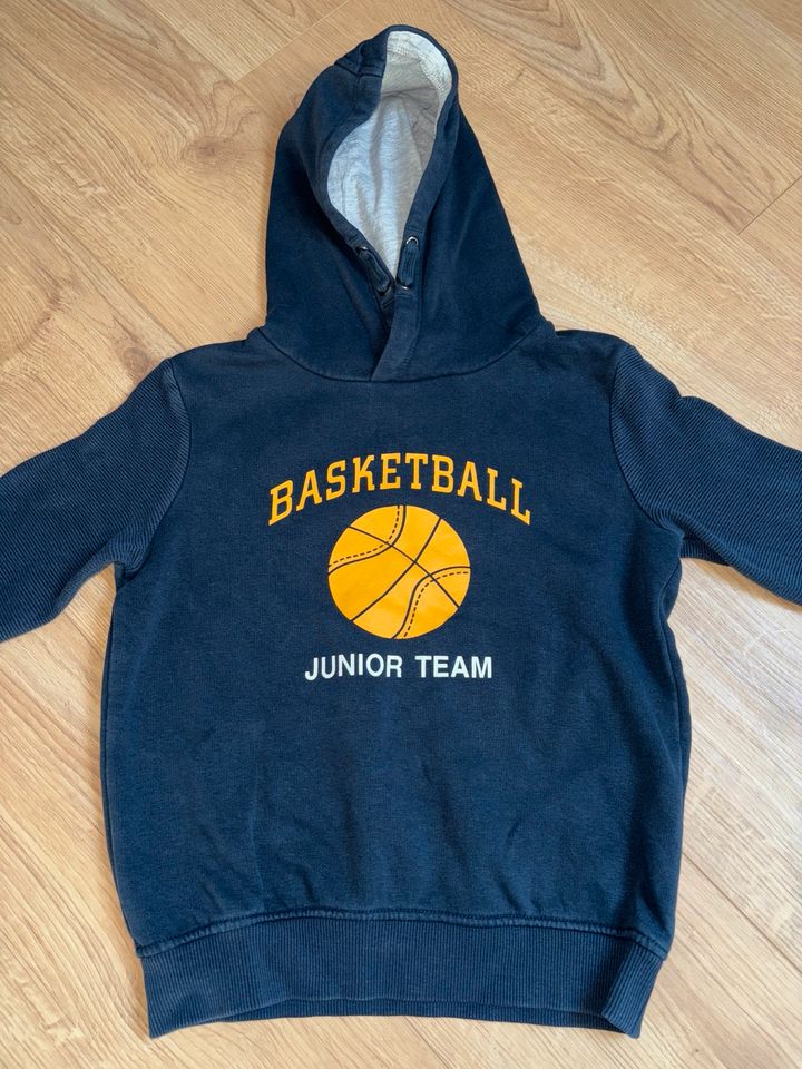 Topolino Pullover Hoody Gr. 122 Basketball in Bargeshagen