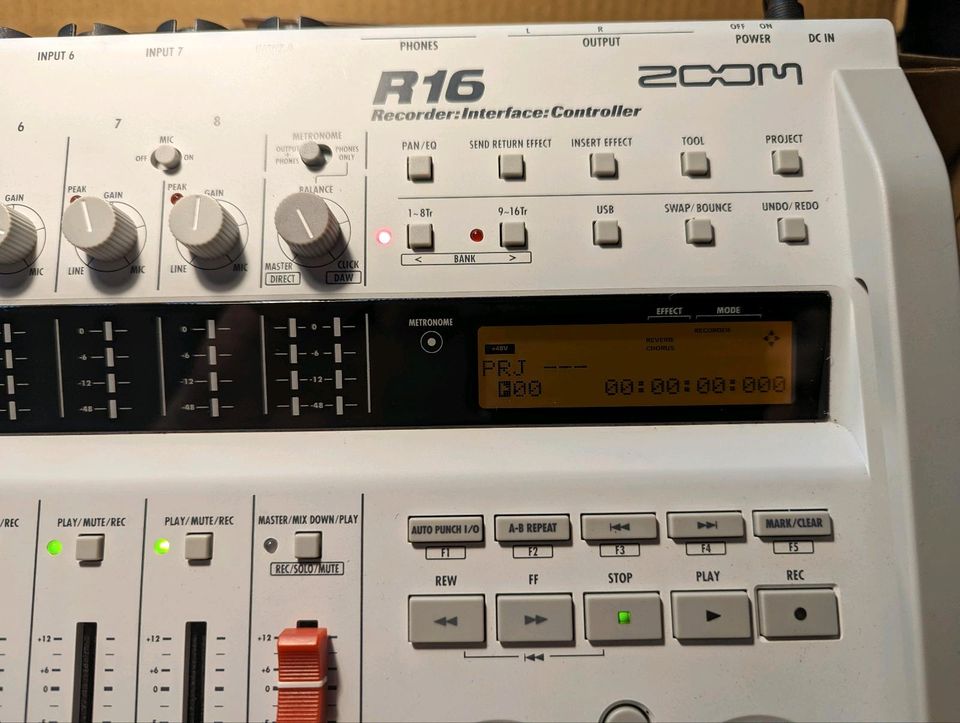 Zoom R16 Audiointerface/Recorder/Controller in Durmersheim