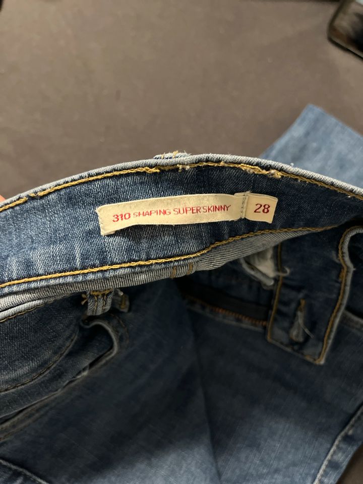 Levi‘s Jeans 310 in Bingen