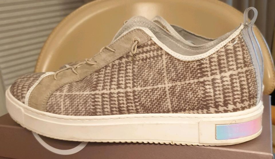 Donna Carolina Sneaker in taupe und weiß in Lünen