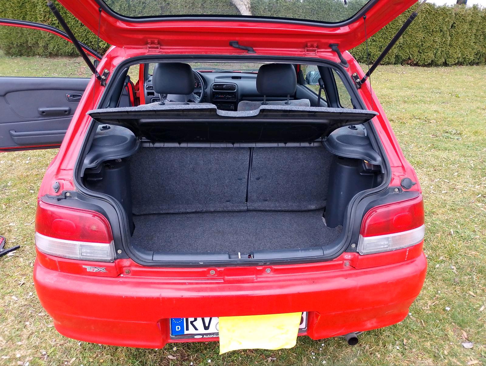 Abbildung des Autos Daihatsu Charade 1.3 an …