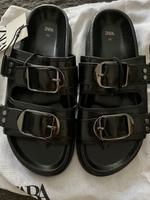 Zara Pantoletten Sandalen Leder37 schnallen motorcycle Giant City Berlin - Reinickendorf Vorschau