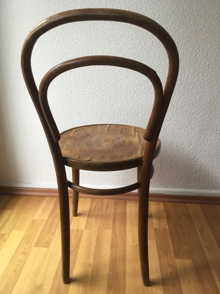 klassischer Kaffeehausstuhl Bugholz vintage ähnlich Thonet in Frankfurt am Main