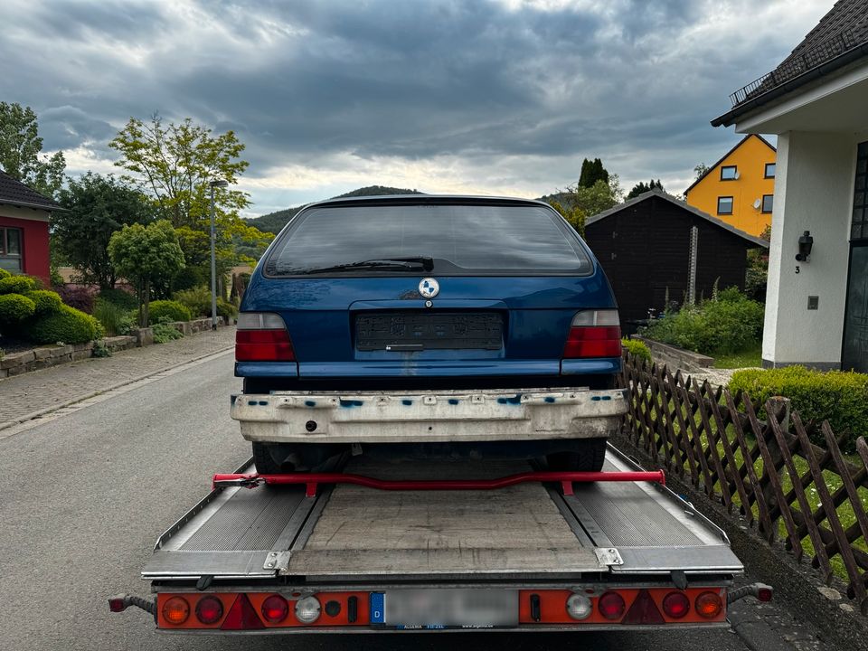 BMW 318i E36 Touring Avusblau M-Paket Schlachtfest in Fuldabrück