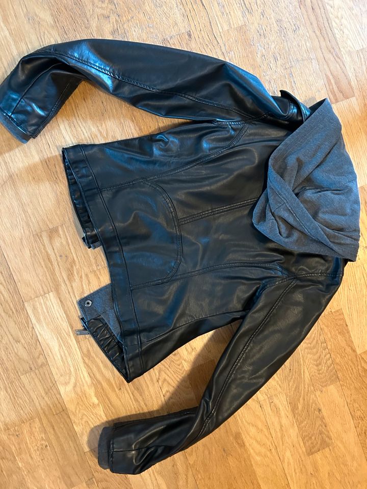 Hollister vegane Lederjacke in Gr.L 38/40 - wie neu! in Neu-Isenburg