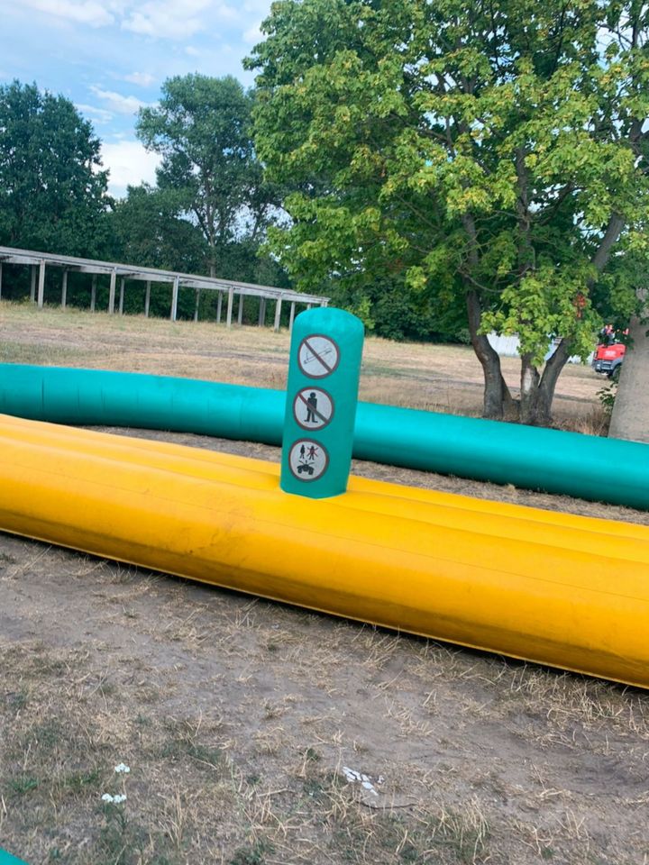 Kartbahn Kinderperkure Hüpfburg Spielstrasse Buggystrecke Geb.Tag in Berlin