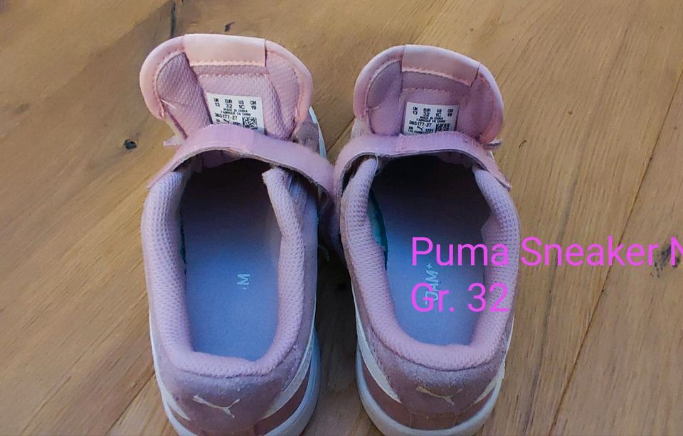 Puma Sneaker für Mädchen Gr. 32, Veloursleder, Klettverschluss in Röthenbach