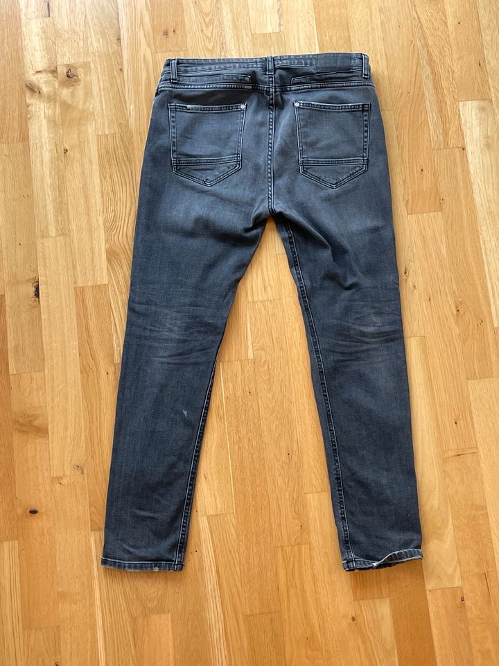 Zara Jeans grau Slim Fit Größe 44 guter Zustand in Berlin