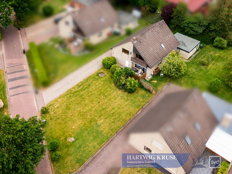 EDV-Nr.: 12298 - vermietetes Dopplhaus mit Doppelgarage, Terrasse und Loggia in Drochtersen OT in Drochtersen