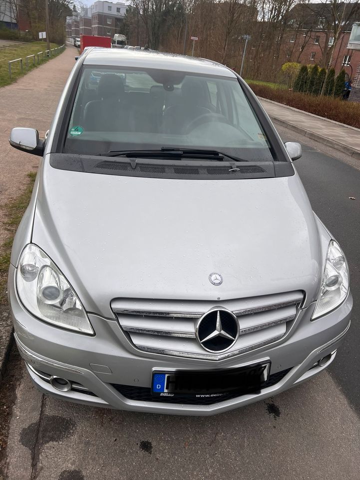 Mercedes b in Hamburg