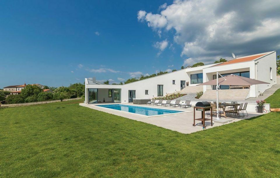 Ferienhaus mit Pool in Velavala (Kroatien) für 8 Personen in Stuttgart