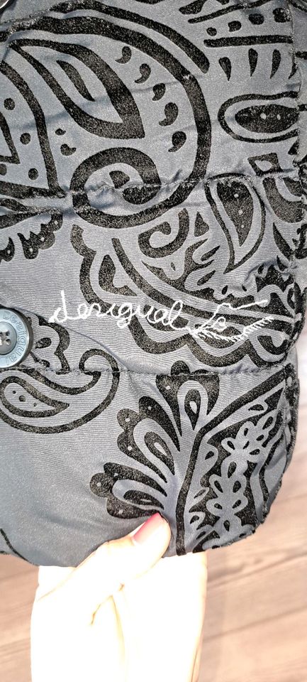 Desigual Winterjacke schwarz Paisley mit Stretch Gürtel in Karlshuld