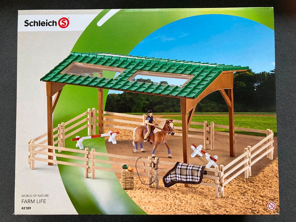 Schleich Farm Life Reitplatz Reithalle (42189) in Hofheim am Taunus