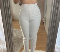 Weiße Bundfaltenhose ZARA Nordrhein-Westfalen - Herford Vorschau