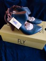 Damen Schuhe von Fly London Größe 36 blau Neu & OVP Nordrhein-Westfalen - Kaarst Vorschau