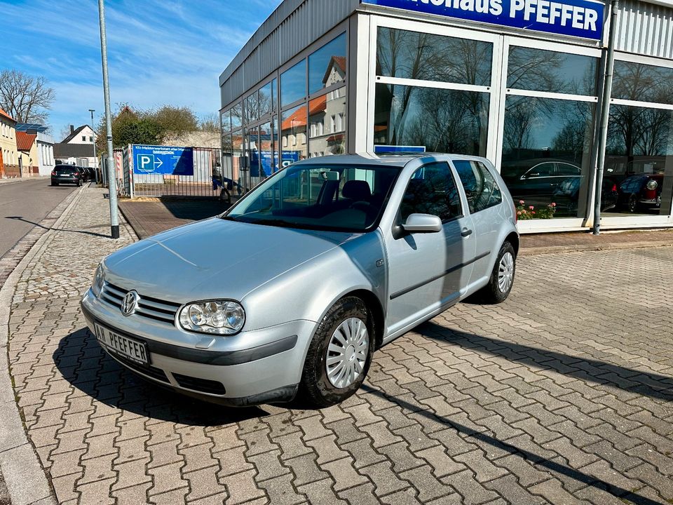 Volkswagen Golf IV Lim. *TÜV NEU*Insp NEU*Finanzierung möglich* in Magdeburg