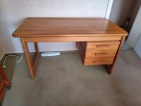 Schreibtisch 60er Massiv Holz Teak (by Dyrlund) retro Vintage Bayern - Kahl am Main Vorschau