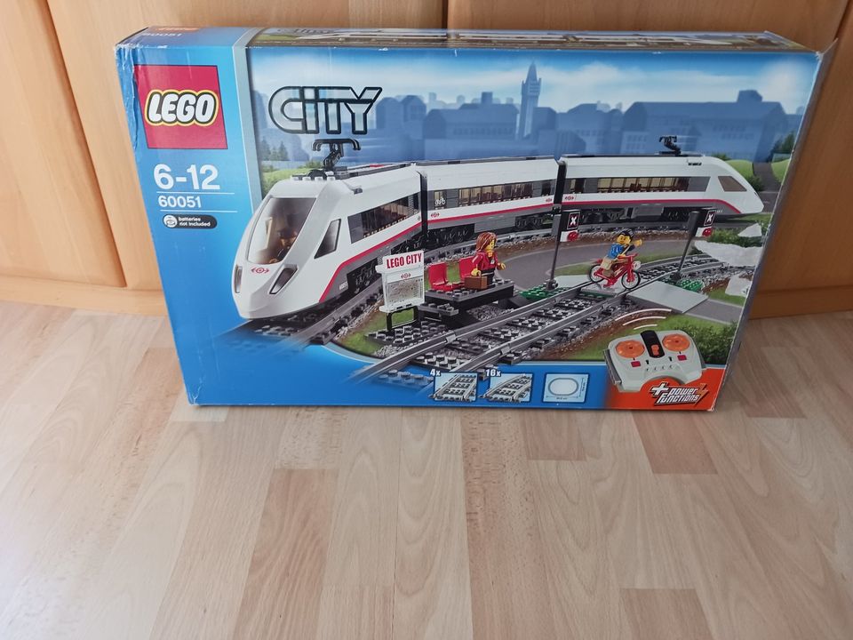 Verschiedene Lego City Züge und Schienen (6377,60051,7895,7499) in Glauburg