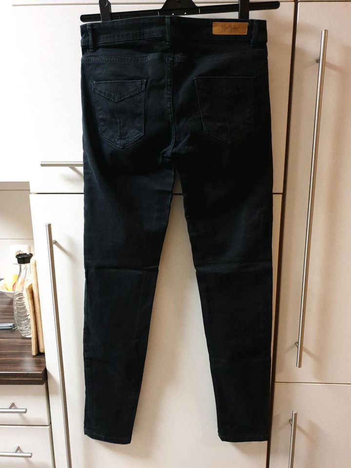 Zara Damen Jeans schwarz Gr. 36 neuwertig Slim in Schwaikheim