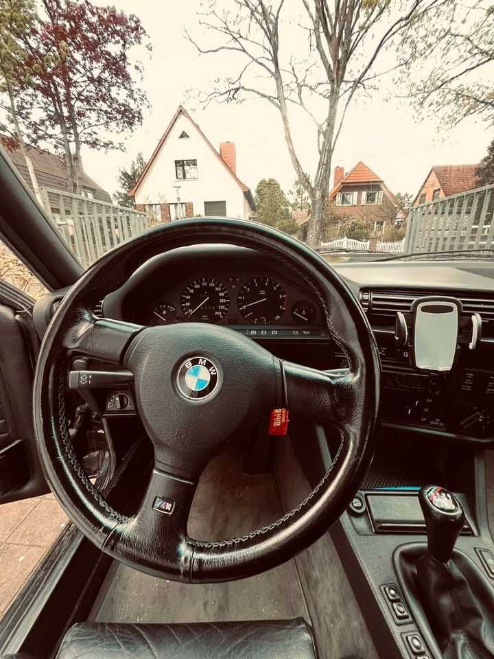BMW 318i Cabrio E30 in Berlin