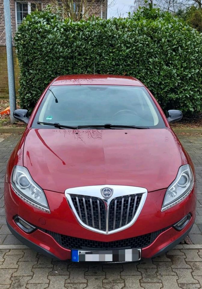 Lancia Delta 1.6 Multijet 120PS / Diesel / Automatik / Rot in Moers