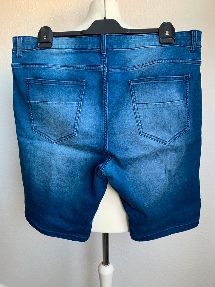 Jeansshort Dunkelblau Gr. 38 in Rengsdorf