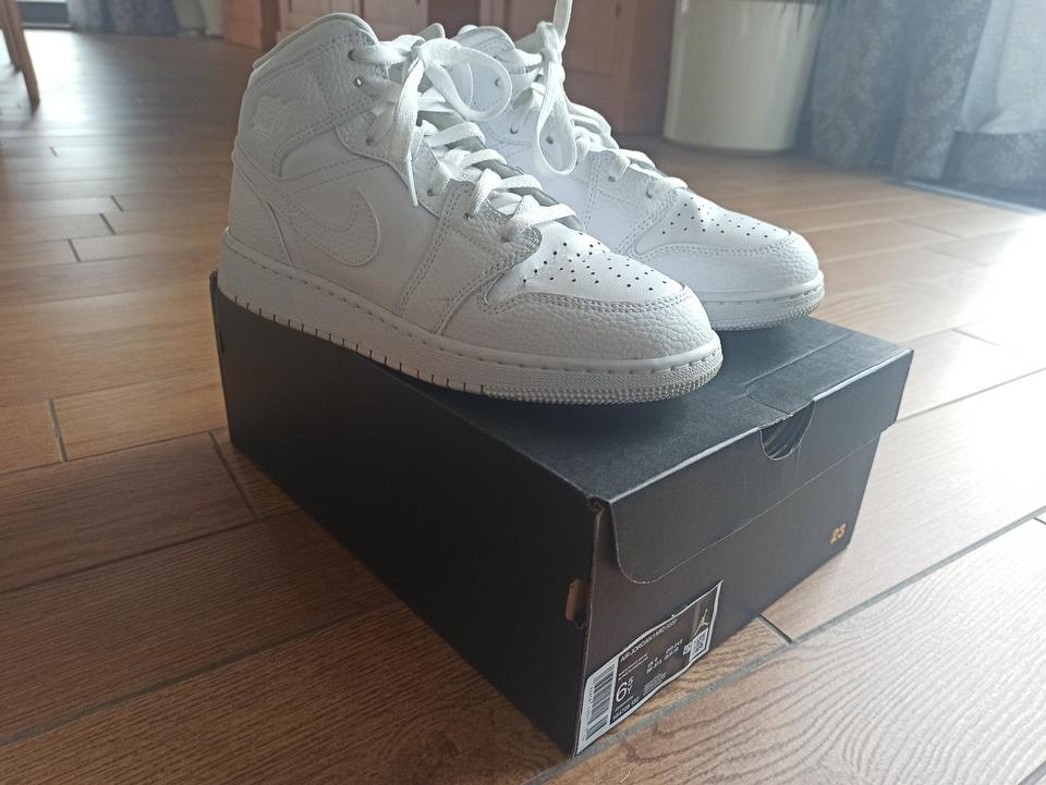 Nike Air Jordan 1 MID (GS) White / White-White 39 OVP in Petershagen