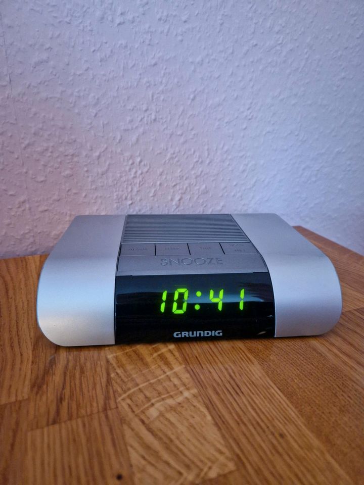 Grundig Sonoclock 360 Radiowecker Wecker in Niedersachsen - Gleichen |  Radio & Receiver gebraucht kaufen | eBay Kleinanzeigen ist jetzt  Kleinanzeigen