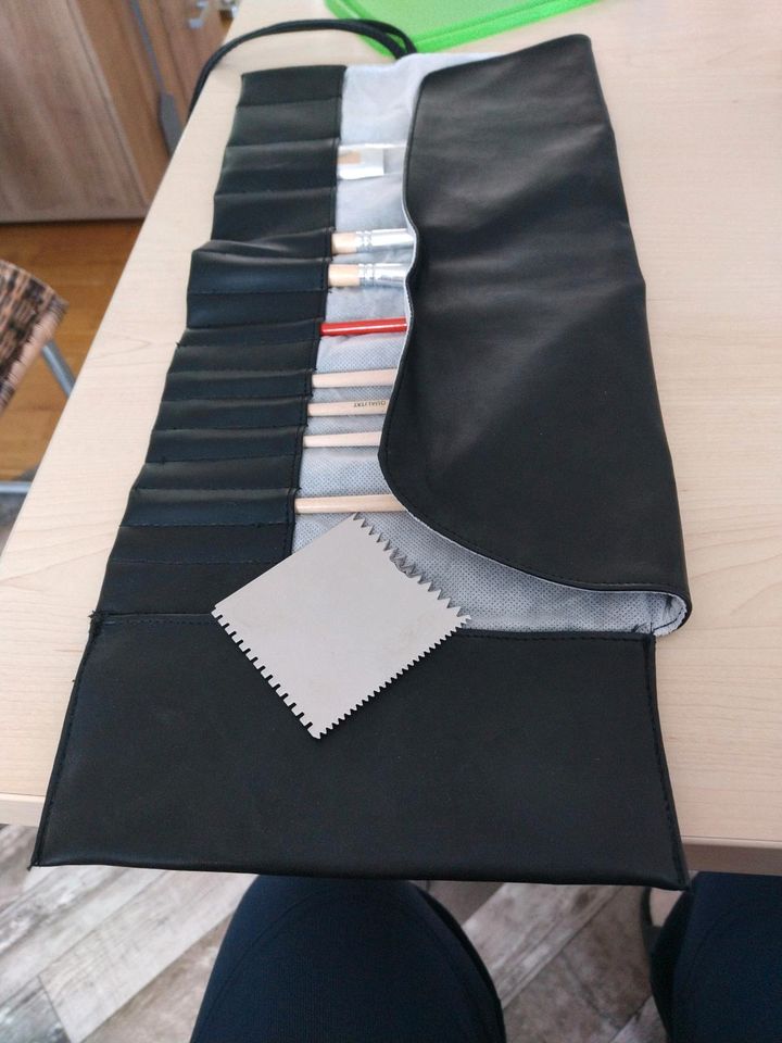Pinsel-Tasche schwarz Leder in Murnau am Staffelsee