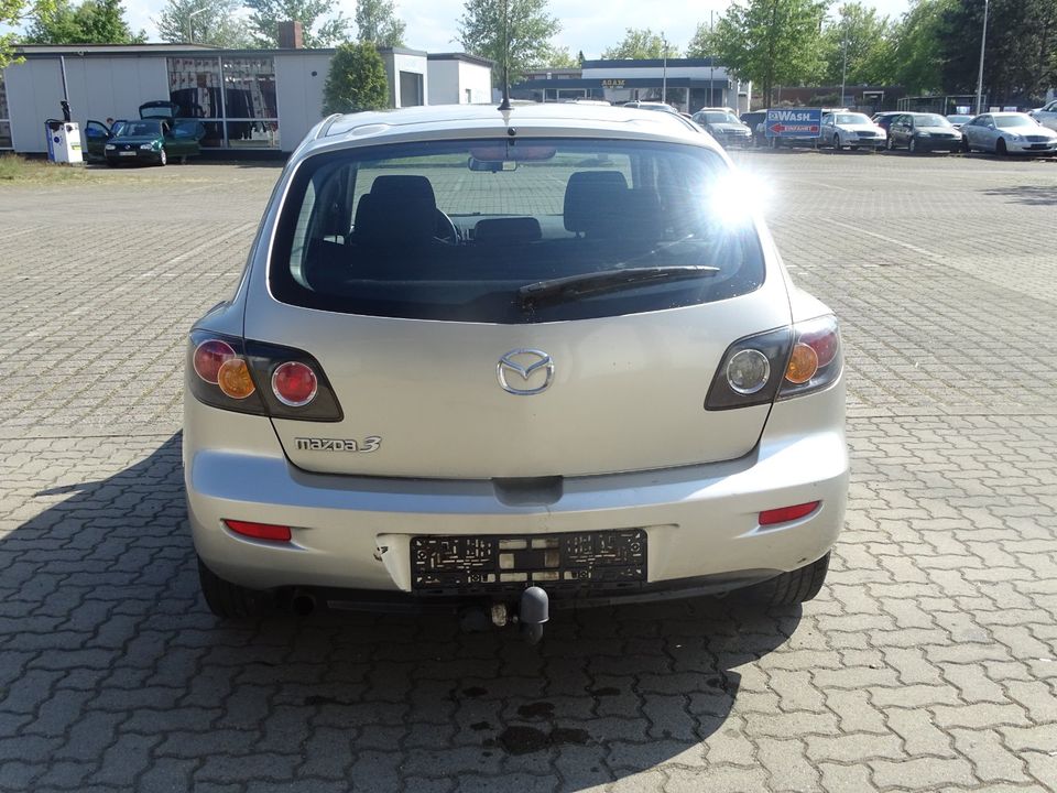 Mazda 3 Lim. 1.6 Sport*TÜV NEU*AHK*8XBEREIFT in Salzgitter