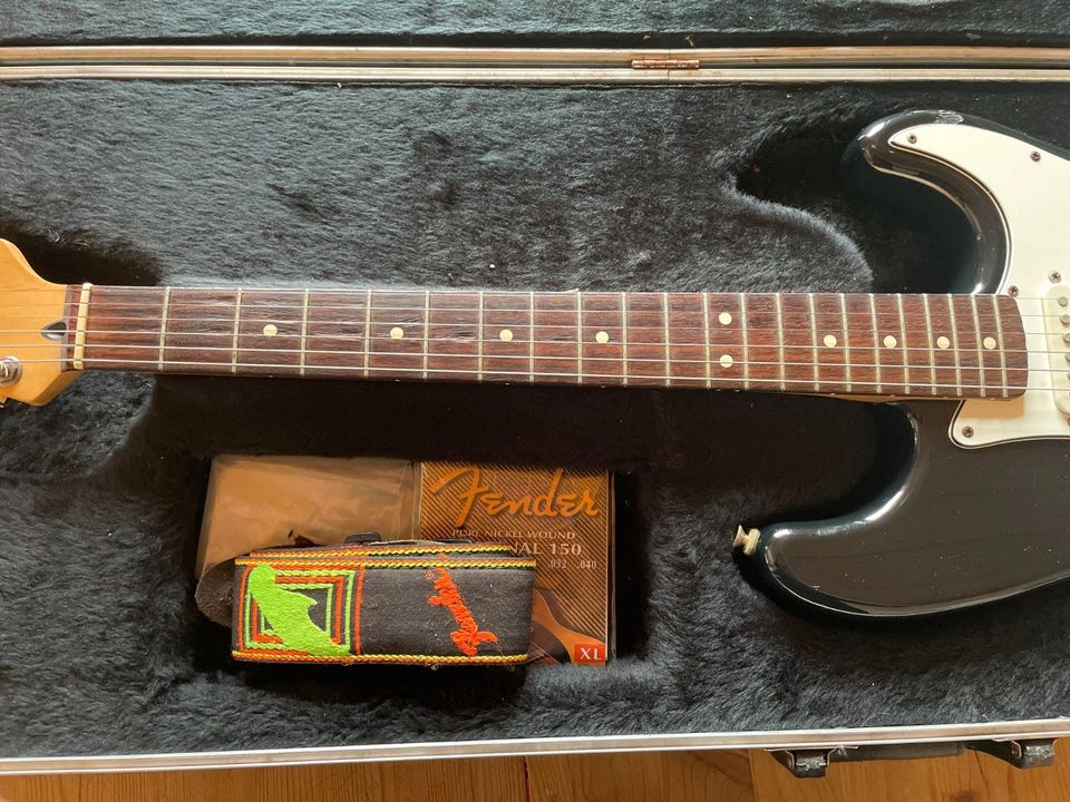 FENDER STRATOCASTER USA in Thiersheim