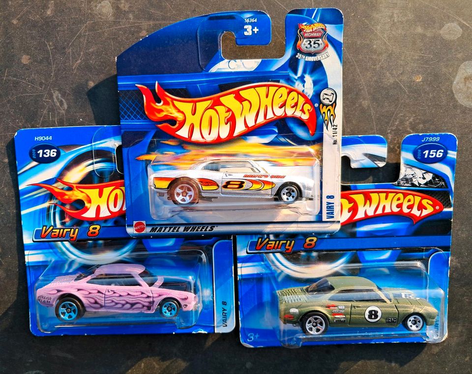 HOT WHEELS MODELLAUTO SAMMLUNG - 3x Vairy 8 - OVP in Chemnitz