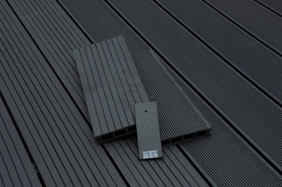 Terrassendielen WPC, grey 25 mm, strukturierte Holzoptik "wood" in Wilster