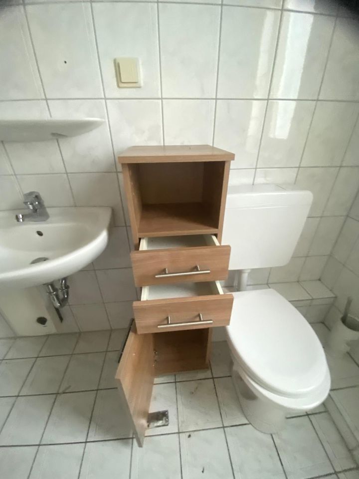 Badezimmerschrank wc Schrank in Essen