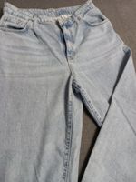 Jeans ultra high  Kapuzenjacke weiß  Jumpsuit kurz Gr. S/M 38 Stuttgart - Bad Cannstatt Vorschau