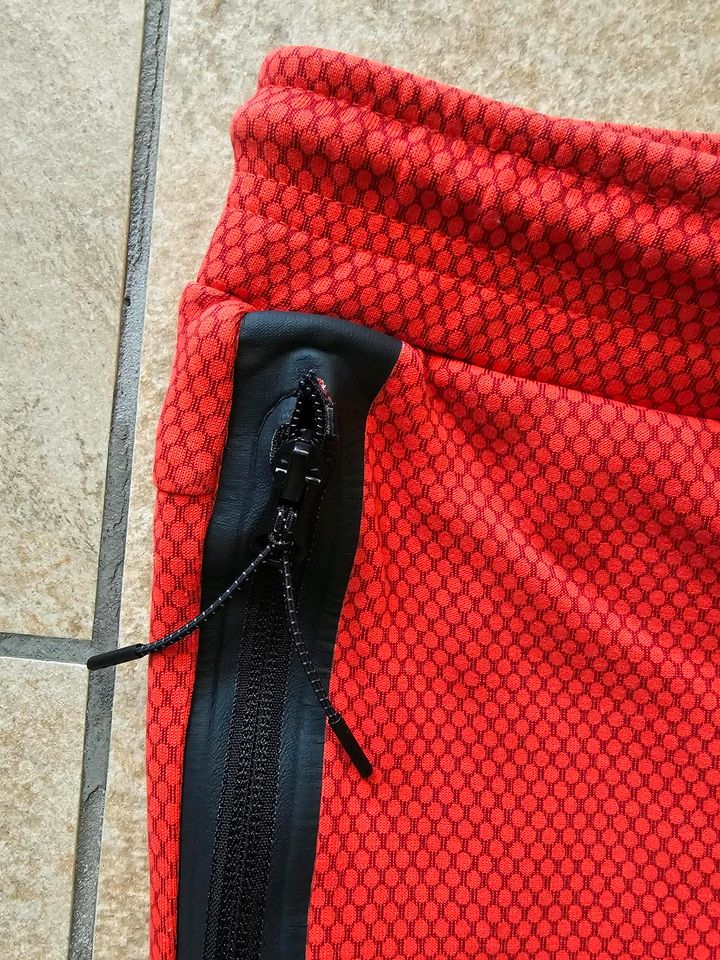 Nike Tech Shorts Kurze Hose rot M in Lotte