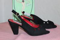 Schöne neue Pumps von Lulu Hun Gr 39 schwarz Retro Hessen - Lahnau Vorschau