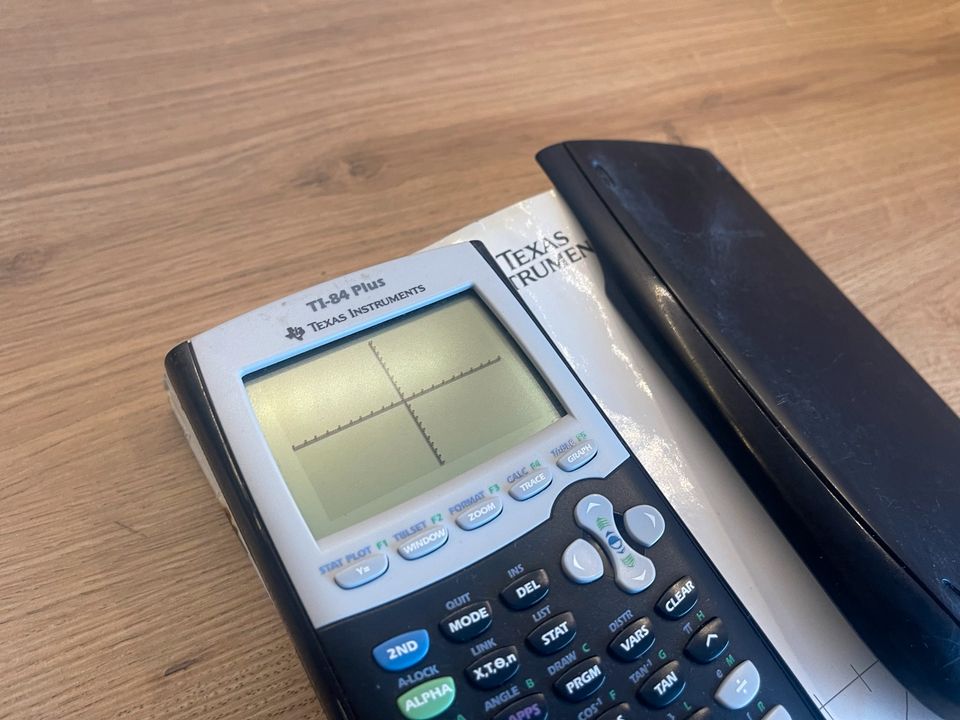 Texas Instruments TI84Plus+ Taschenrechner Grafikrechner Anleitun in Laatzen