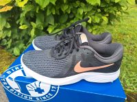 Nike damenschuhe gr 39 München - Schwabing-Freimann Vorschau