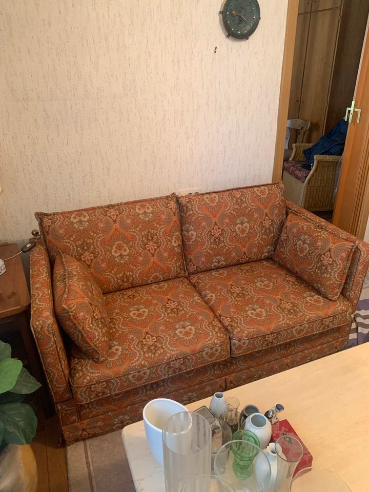 Couch.    Stoff edel elegant zeitlos in Stuttgart