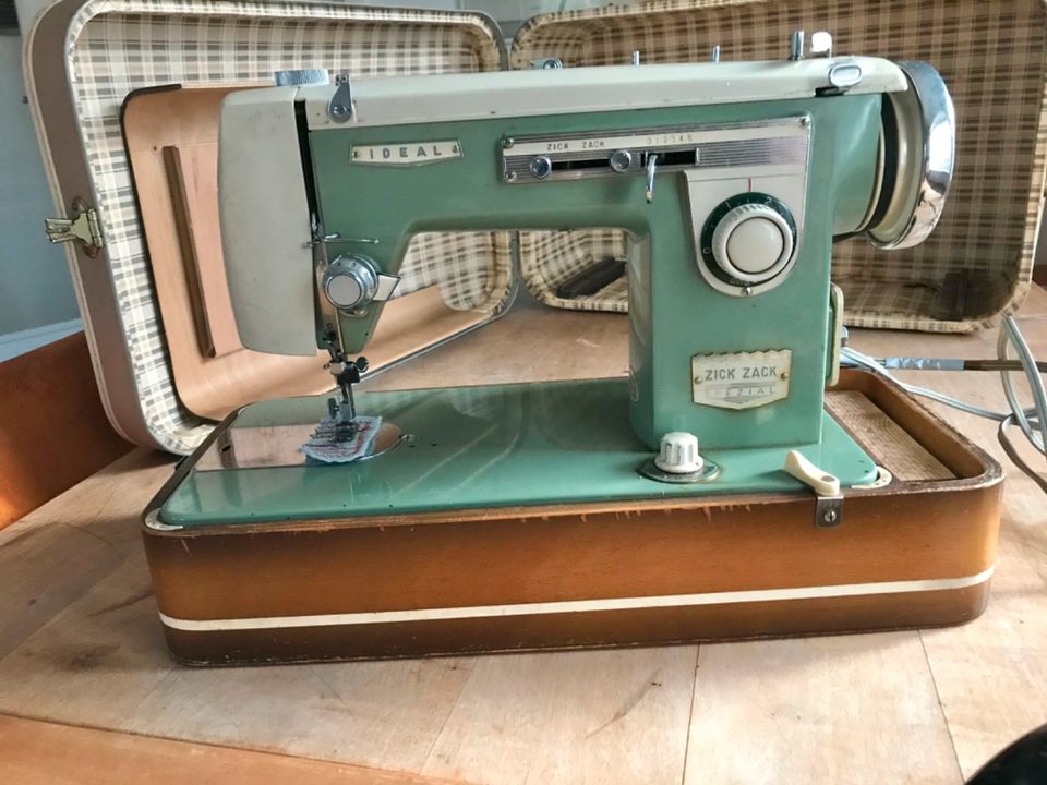 Nähmaschine Ideal Zick Zack Spezial mit Koffer von 1963 in Freyung