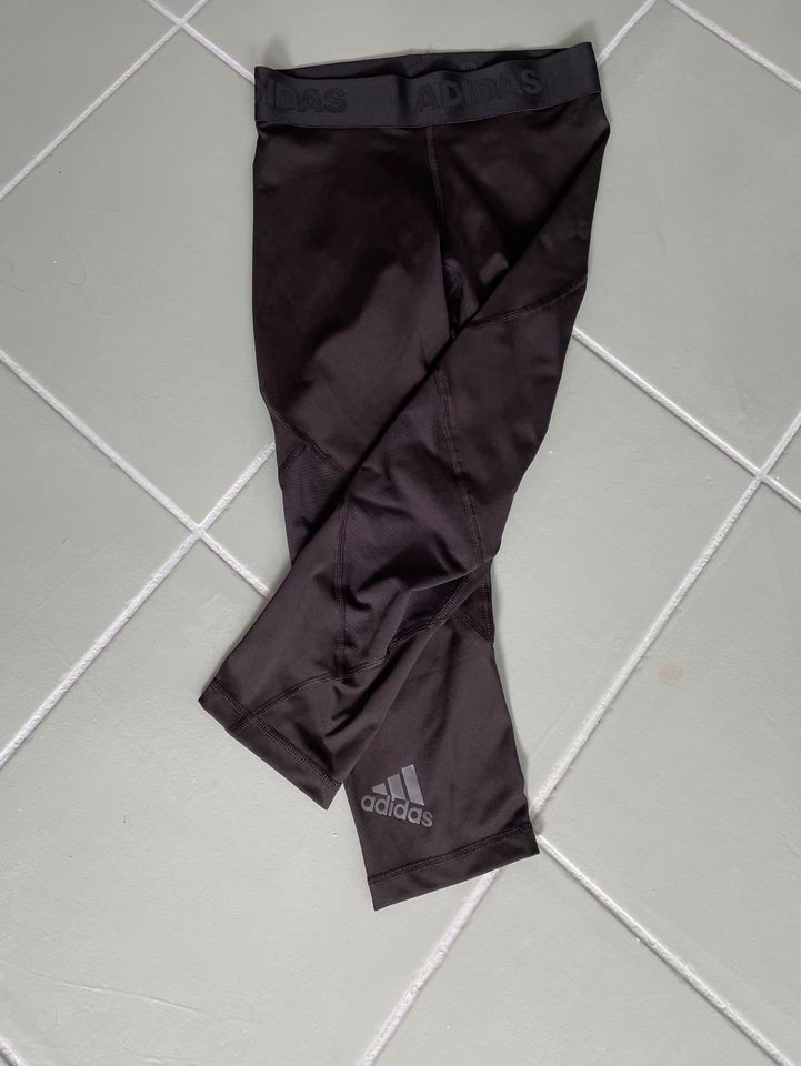 Adidas Techfit Compression 3/4 Hose Gr.S in Havetoft