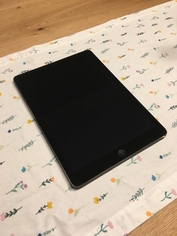 Apple iPad Air 64GB Wifi + Mobilfunk in Dresden